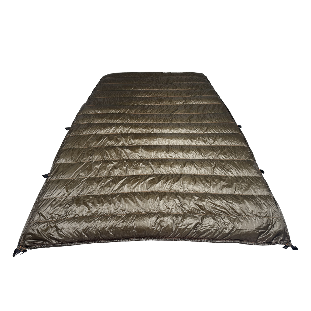 Big Meadows Ultralight 20° backpacking quilt laid flat, dark olive Argon 67 shell, wide half-taper shape 55 in at the head tapering to 45 in at the foot