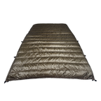Big Meadows Ultralight 20° backpacking quilt laid flat, dark olive Argon 67 shell, wide half-taper shape 55 in at the head tapering to 45 in at the foot