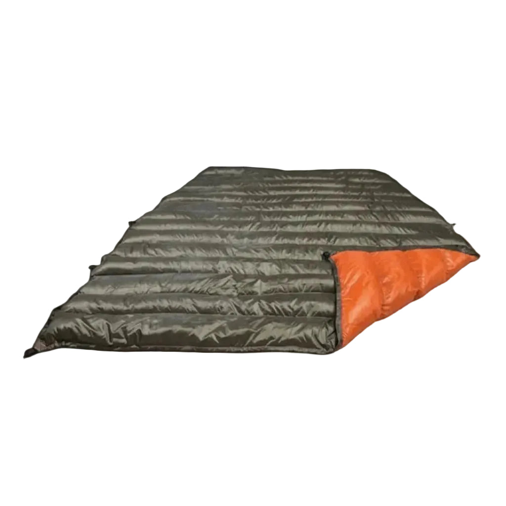 Big Meadows Ultralight 40° quilt open showing full coverage, 55 inches wide at head tapering to 45 inches at foot